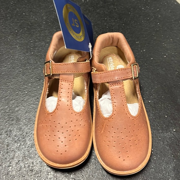 Stride Rite Other - NIB - SRTech Nell T-Strap Shoe - Sierra Brown- sz 10